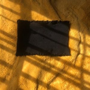 Cute black crop top . Never worn